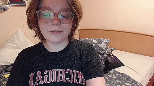 Snapshot of Chmiri_cb chatting on 10-26-25, 01:00 Chmiri cb online show from 10-26-25, 01:00