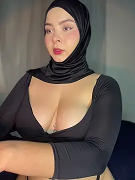 Snapshot of aneesa_darzi chatting on 11-22-25, 10:52 aneesa darzi online show from 11-22-25, 10:52