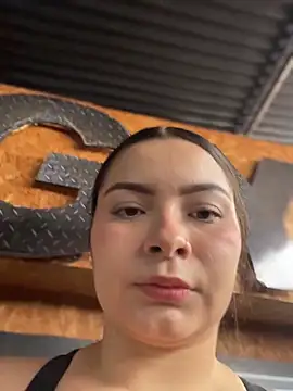 Snapshot of aneesa_darzi chatting on 02-02-26, 09:25 aneesa darzi online show from 02-02-26, 09:25