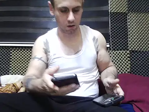 Arabeyes online show from 11-24-25, 04:18