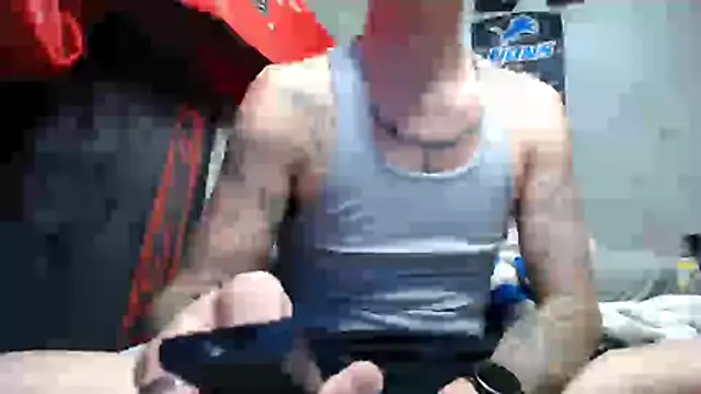 hugdick1977 online show from 05-02-26, 03:45