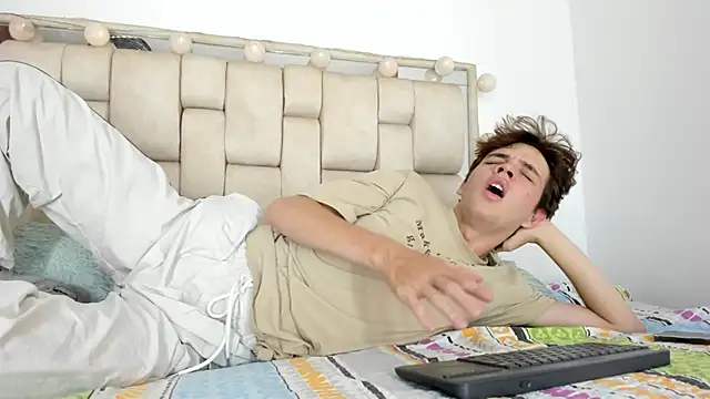 daniel hot03 online show from 10-27-25, 08:32