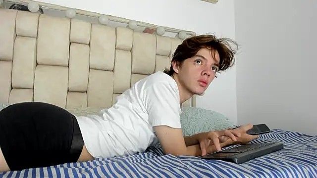 daniel hot03 online show from 12-22-25, 01:22