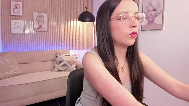 Snapshot of ana_ev chatting on 02-28-26, 04:23 ana ev online show from 02-28-26, 04:23