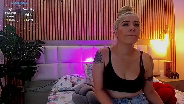 Viktoria Davis online show from 01-07-25, 09:35