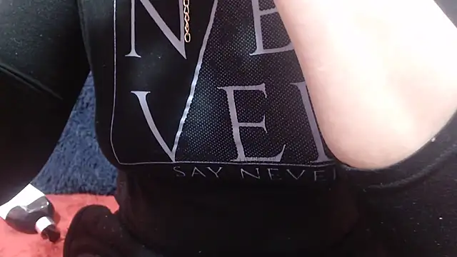 nadescomthxx online show from 10-18-25, 04:20