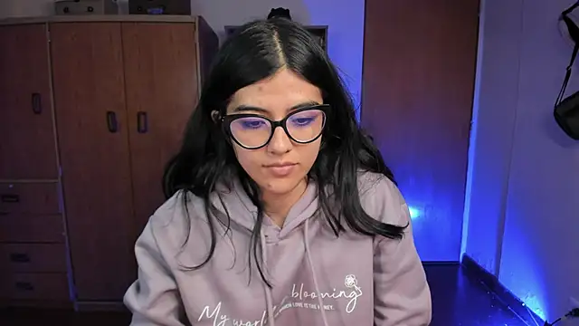 valerie  skyy online show from 01-24-25, 04:48