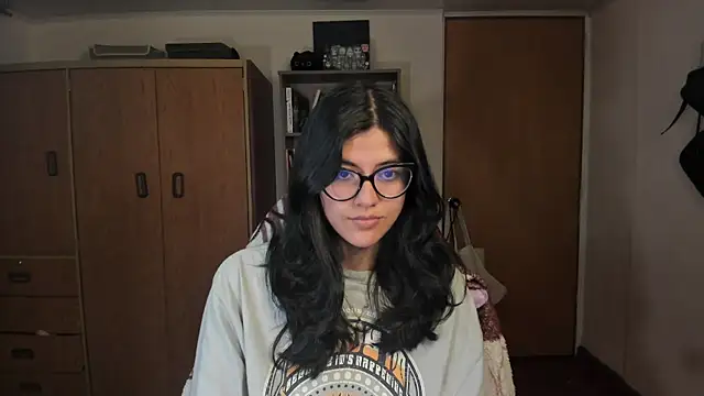 valerie  skyy online show from 01-07-25, 03:35