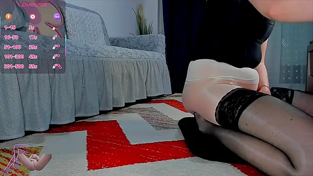 Snapshot of Lora_kinky chatting on 05-22-26, 08:40 Lora kinky online show from 05-22-26, 08:40