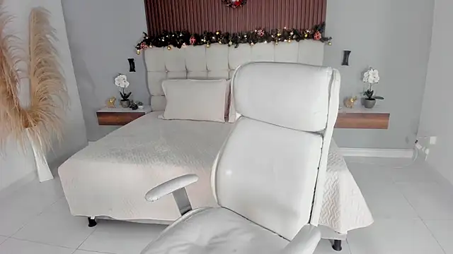 sofi potter  online show from 12-01-25, 04:52