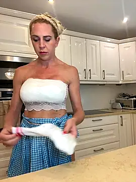 Snapshot of Kate-monroe chatting on 10-01-25, 10:20 Kate-monroe online show from 10-01-25, 10:20