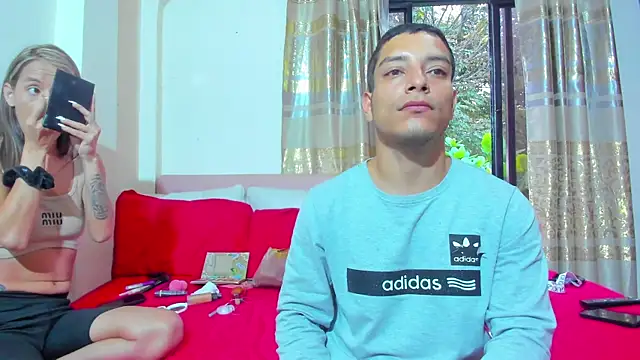 Snapshot of AnderAndMartina chatting on 02-21-25, 10:48 AnderAndMartina online show from 02-21-25, 10:48