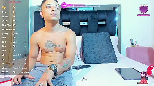 Snapshot of AnderAndMartina chatting on 09-10-25, 09:25 AnderAndMartina online show from 09-10-25, 09:25