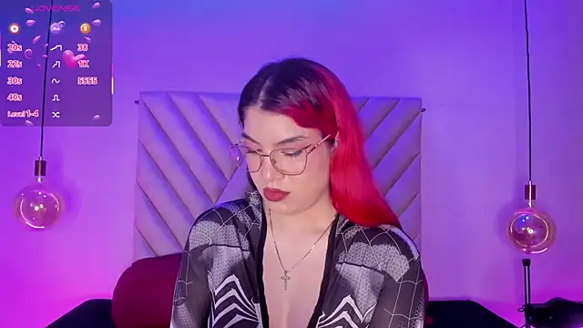 EmmaSwift  online show from 12-05-25, 02:43