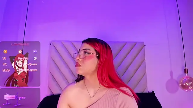 EmmaSwift  online show from 05-18-26, 02:12