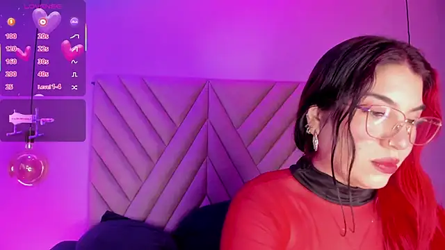 EmmaSwift  online show from 12-02-25, 02:56