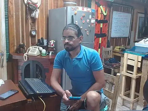 Snapshot of Dr_Pocholate84 chatting on 10-08-25, 04:40 Dr Pocholate84 online show from 10-08-25, 04:40