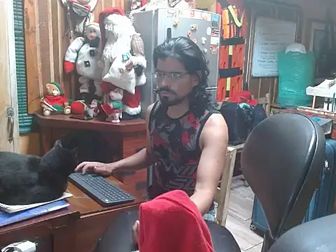 Snapshot of Dr_Pocholate84 chatting on 12-21-25, 11:49 Dr Pocholate84 online show from 12-21-25, 11:49