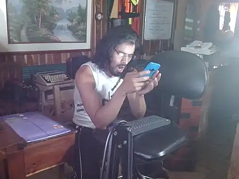 Snapshot of Dr_Pocholate84 chatting on 03-18-26, 08:43 Dr Pocholate84 online show from 03-18-26, 08:43