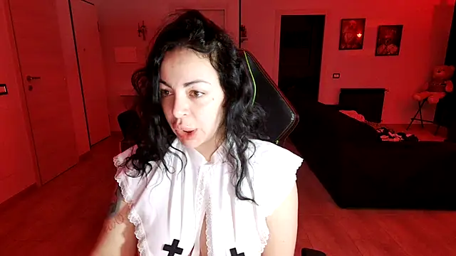 Snapshot of Chloe_Ricci chatting on 03-22-25, 01:00 Chloe Ricci online show from 03-22-25, 01:00