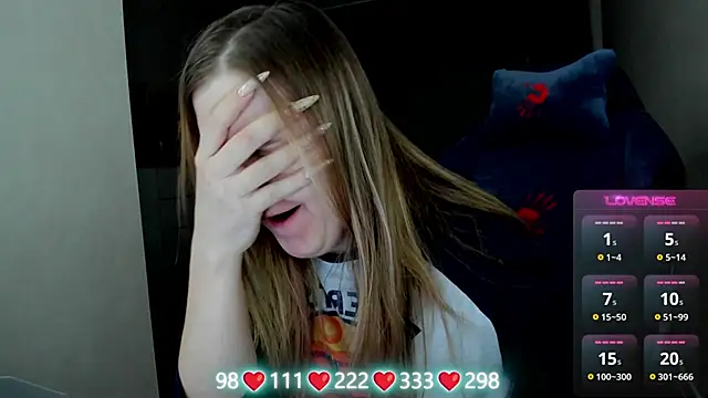 Olivia Munk online show from 03-10-26, 03:54