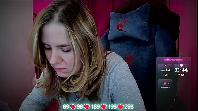 Olivia Munk online show from 11-27-25, 04:35