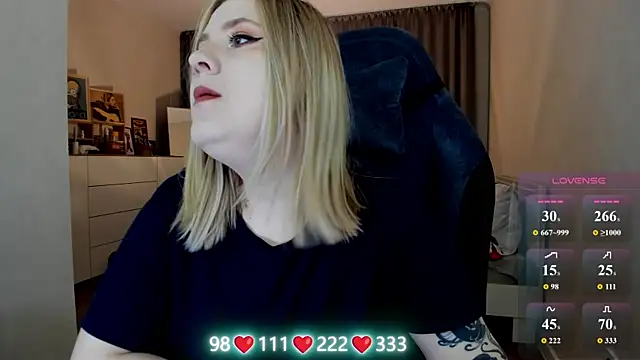 Snapshot of Olivia_Munk chatting on 05-23-26, 04:22 Olivia Munk online show from 05-23-26, 04:22