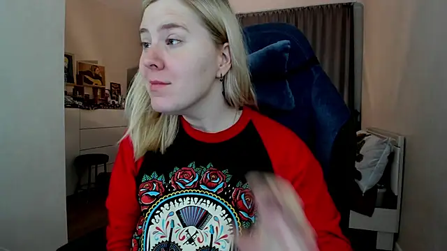 Snapshot of Olivia_Munk chatting on 06-30-26, 04:01 Olivia Munk online show from 06-30-26, 04:01