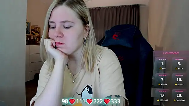 Snapshot of Olivia_Munk chatting on 05-26-26, 03:59 Olivia Munk online show from 05-26-26, 03:59