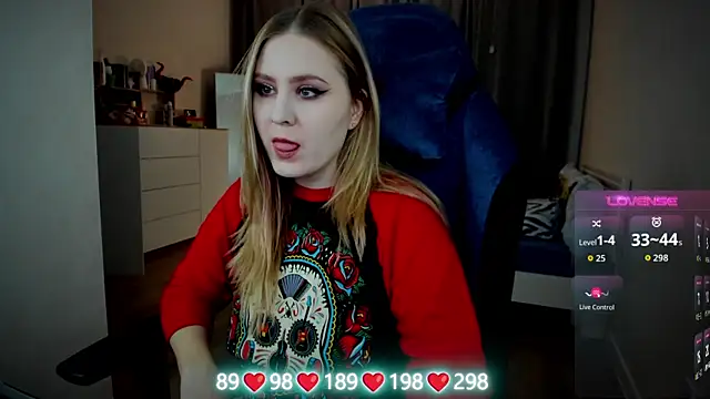 Olivia Munk online show from 10-29-25, 04:22