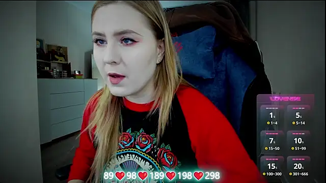 Olivia Munk online show from 11-08-25, 04:27