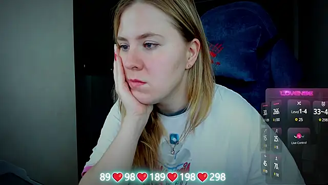 Olivia Munk online show from 11-02-25, 03:44