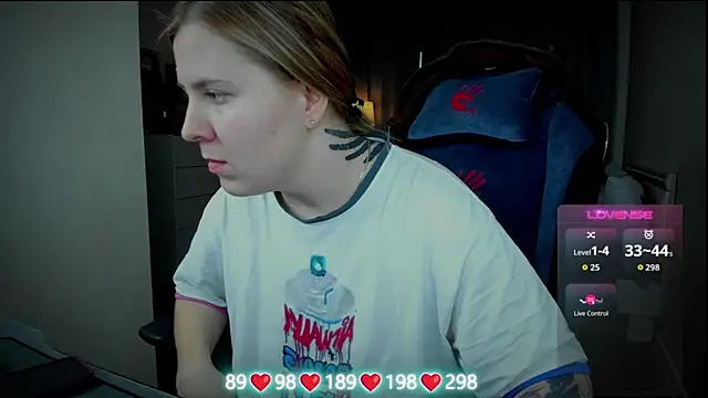 Olivia Munk online show from 11-06-25, 06:39