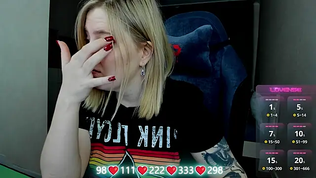 Olivia Munk online show from 04-01-26, 03:52