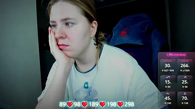 Olivia Munk online show from 11-04-25, 03:32