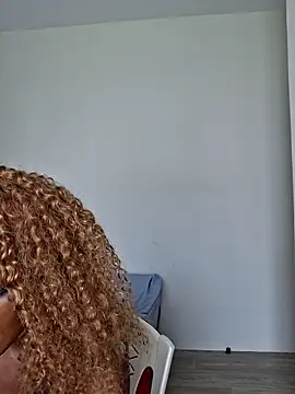 Kamdollie online show from 10-31-25, 08:44