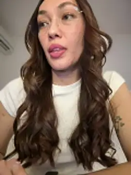 Snapshot of MichelleFerry_ chatting on 05-02-26, 05:56 MichelleFerry online show from 05-02-26, 05:56