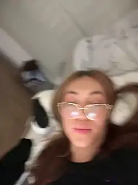 MichelleFerry  online show from 02-25-25, 09:09