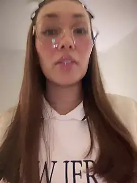 MichelleFerry  online show from 01-22-25, 03:52