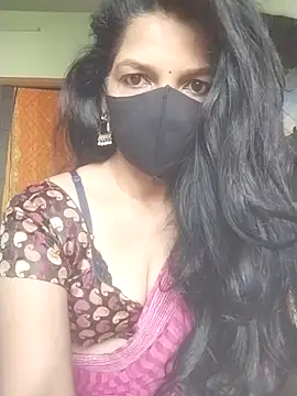 Snapshot of Shuttii_25 chatting on 02-18-26, 04:21 Shuttii 25 online show from 02-18-26, 04:21