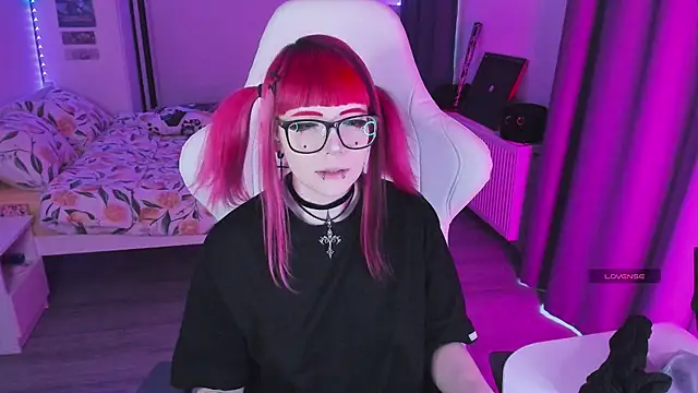 Yumi Youkai online show from 12-22-25, 08:58