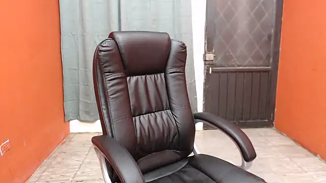 LAURA CRAIZY online show from 02-14-25, 01:34