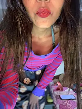 Snapshot of PARI_Hun chatting on 12-15-24, 04:37 PARI Hun online show from 12-15-24, 04:37