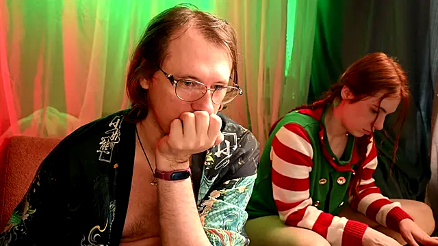 Claudia and elon  online show from 12-20-25, 08:39