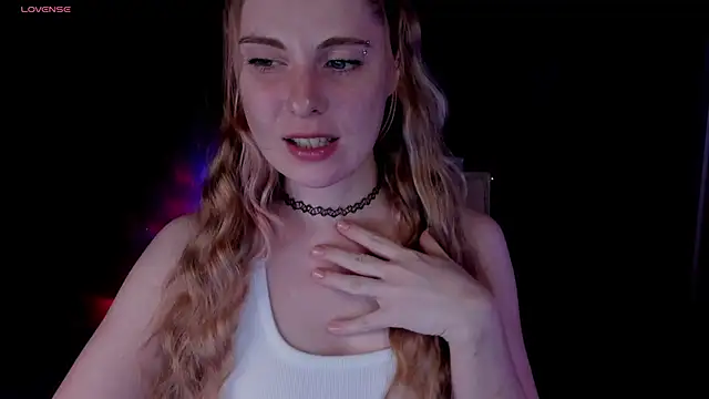 Snapshot of Aqualen chatting on 11-26-25, 03:12 Aqualen online show from 11-26-25, 03:12