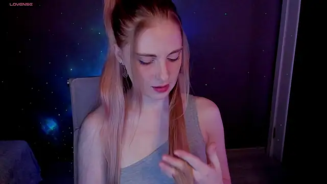 Snapshot of Aqualen chatting on 11-14-25, 05:49 Aqualen online show from 11-14-25, 05:49