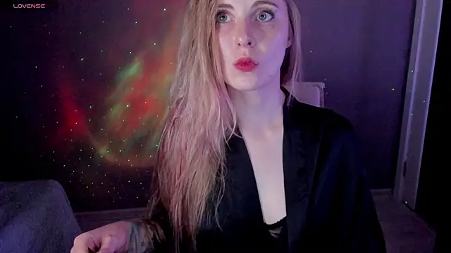 Snapshot of Aqualen chatting on 11-09-25, 06:56 Aqualen online show from 11-09-25, 06:56