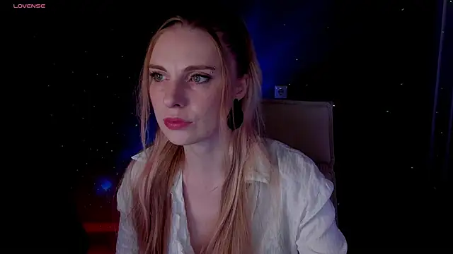 Snapshot of Aqualen chatting on 11-20-25, 12:39 Aqualen online show from 11-20-25, 12:39