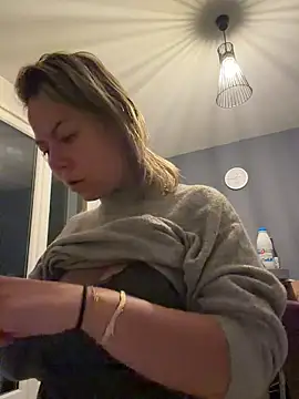 Snapshot of BabyNila chatting on 11-08-25, 06:11 BabyNila online show from 11-08-25, 06:11