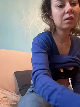 Snapshot of BabyNila chatting on 10-15-25, 06:11 BabyNila online show from 10-15-25, 06:11